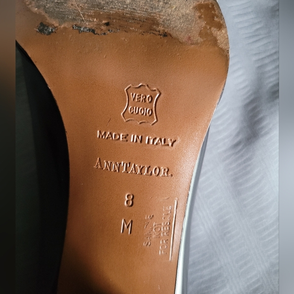 Ann Taylor Pumps - Pearly Black, Sz 8M - Picture 9 of 11